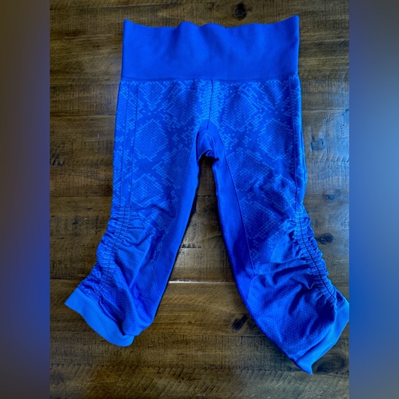 Lululemon crop leggings blue small - Picture 1 of 4